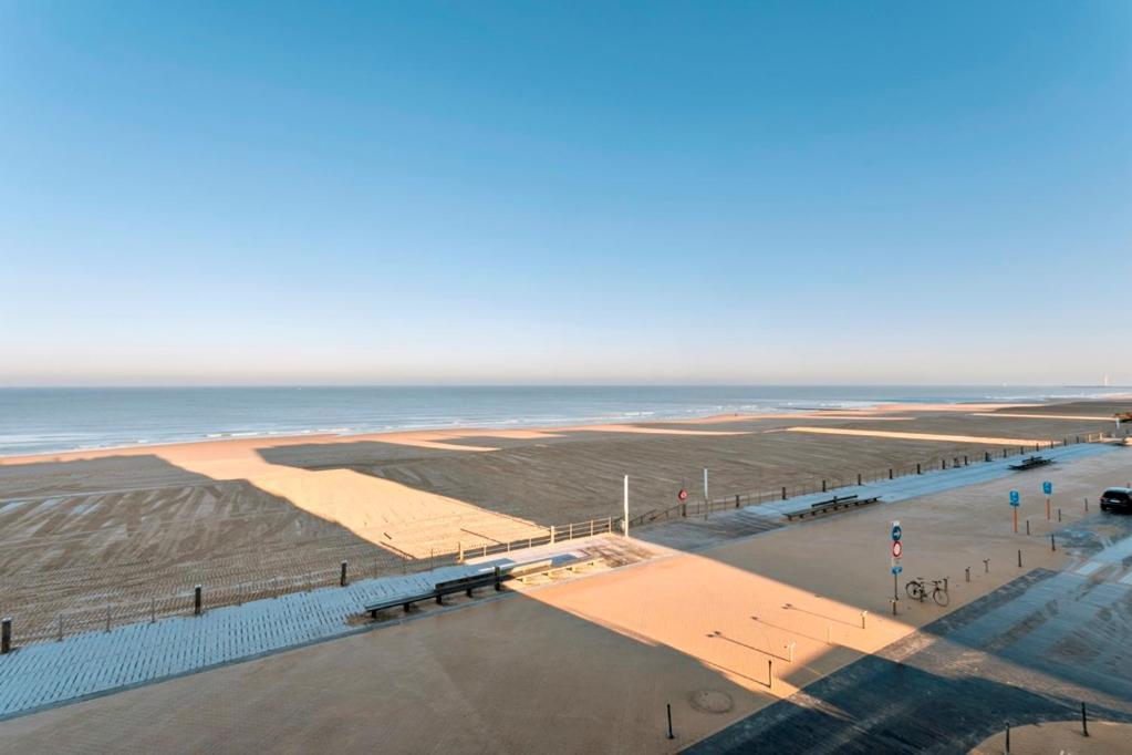 Ferienwohnung Montezuma Luxe Studio Met Frontaal Zeezicht Zonder Aparte Slaapkamer Ostende Exterior foto